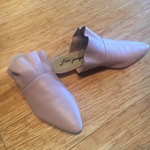 Free People Light Pink Mules (size 8) Never Worn